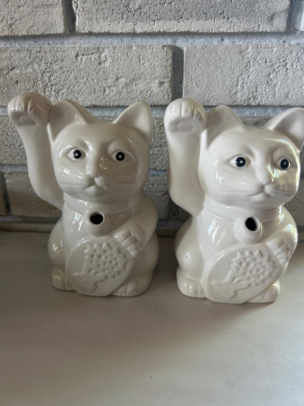 Vintage White Ceramic Lucky Cat Drink Mugs Benihana